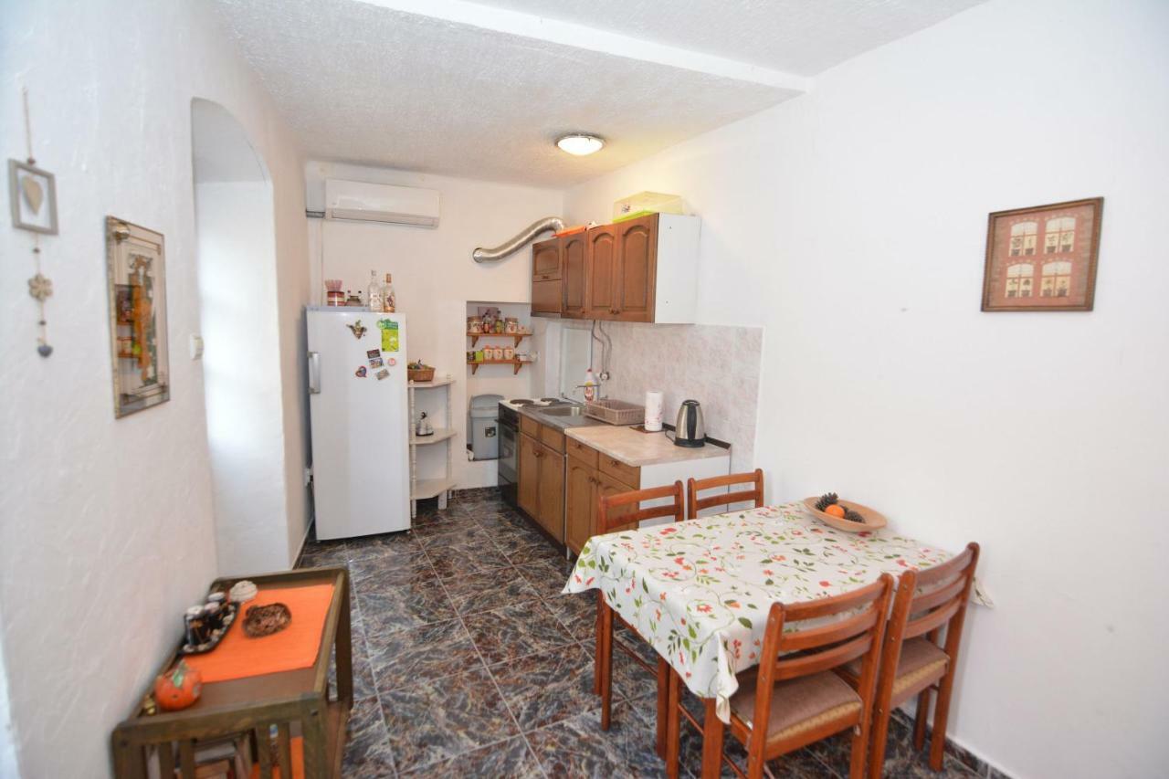 Apartment Pela Kotor Luaran gambar